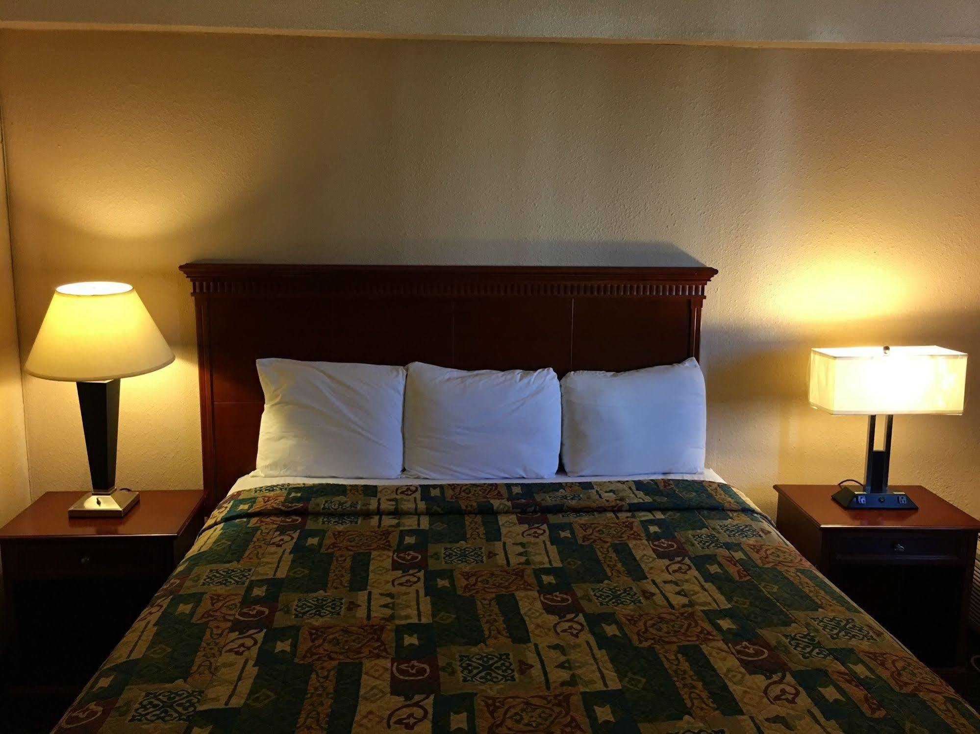 Travel Inn פטרסבורג מראה חיצוני תמונה