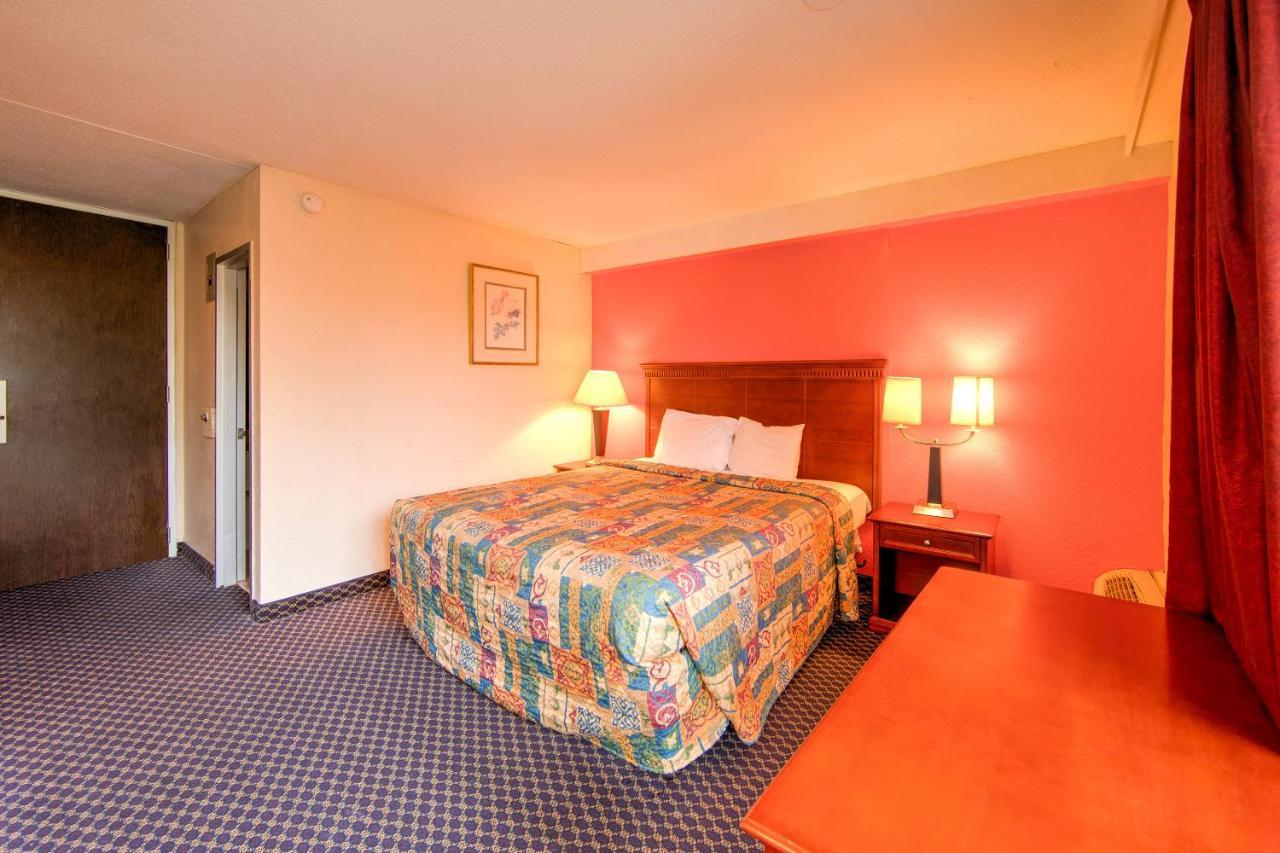 Travel Inn פטרסבורג מראה חיצוני תמונה